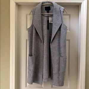 Long sleeveless jacket